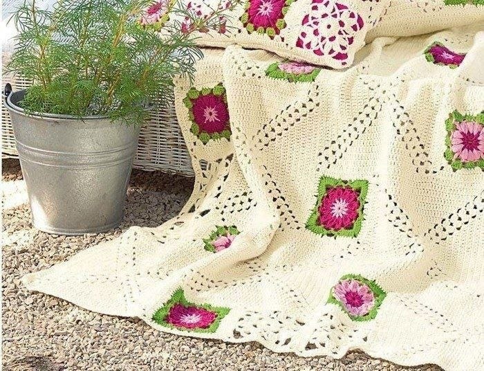Three-Cluster Corners Crochet Square Chart — English PDF
