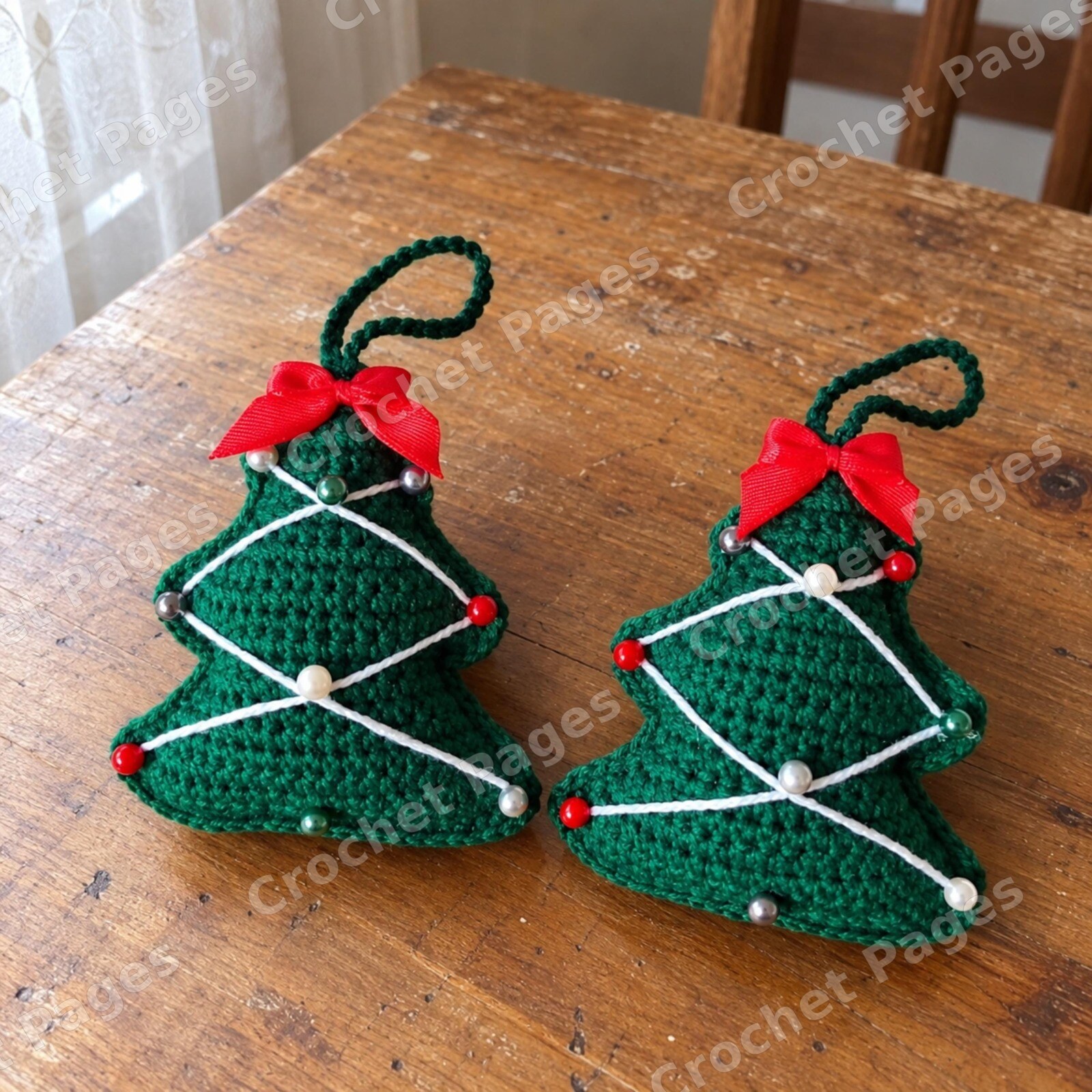 12 Christmas Crochet Ideas: Ornaments, Amigurumi, Wall Hangings and Blankets