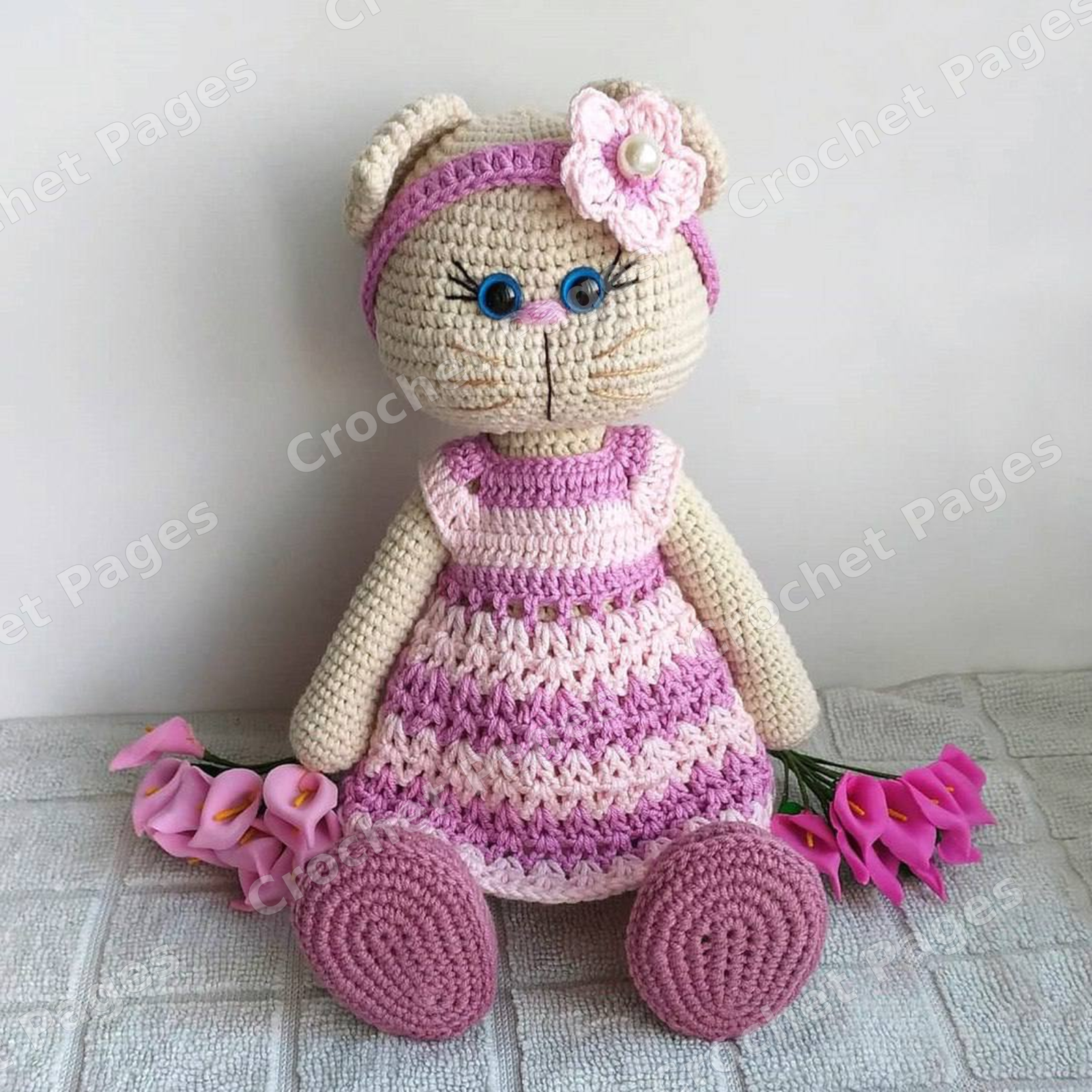 Lily the Cat crochet project shown in the pattern preview